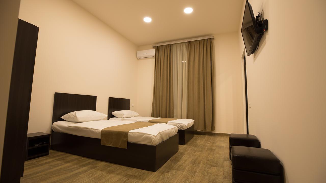 5 Rooms Mini-Hotel & Tours Ereván Exterior foto